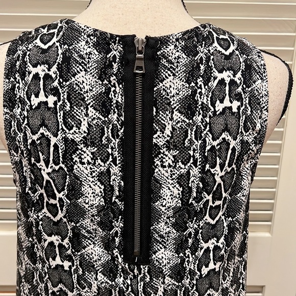 48. Karen Kane Leopard Print Dress - Picture 7 of 12